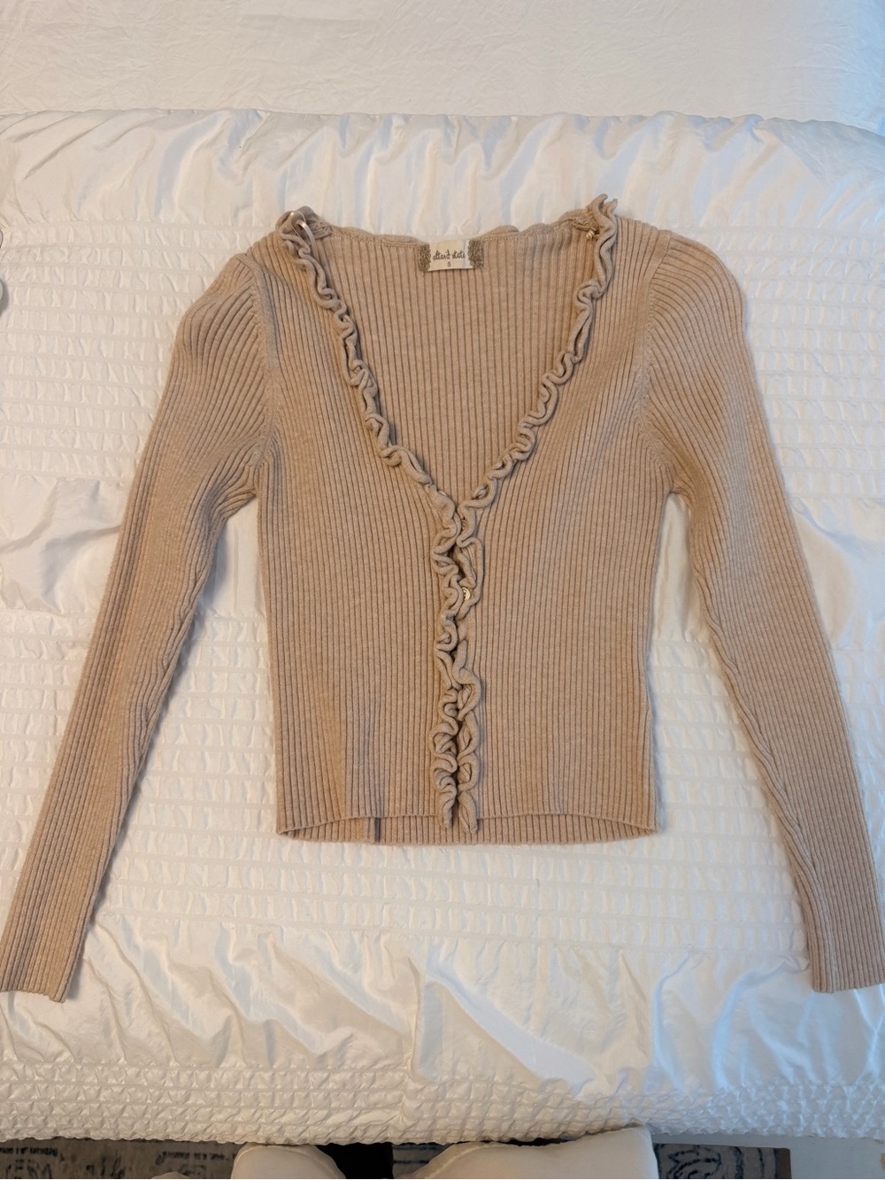 Altard State Ruffled Rib-Knit V-Neck Cardigan — Beige
